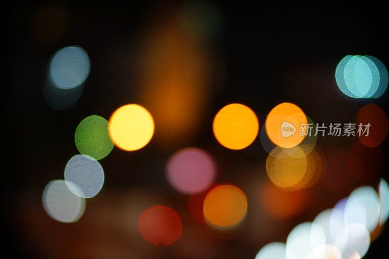 Out of Focus City Lights和lamp with car